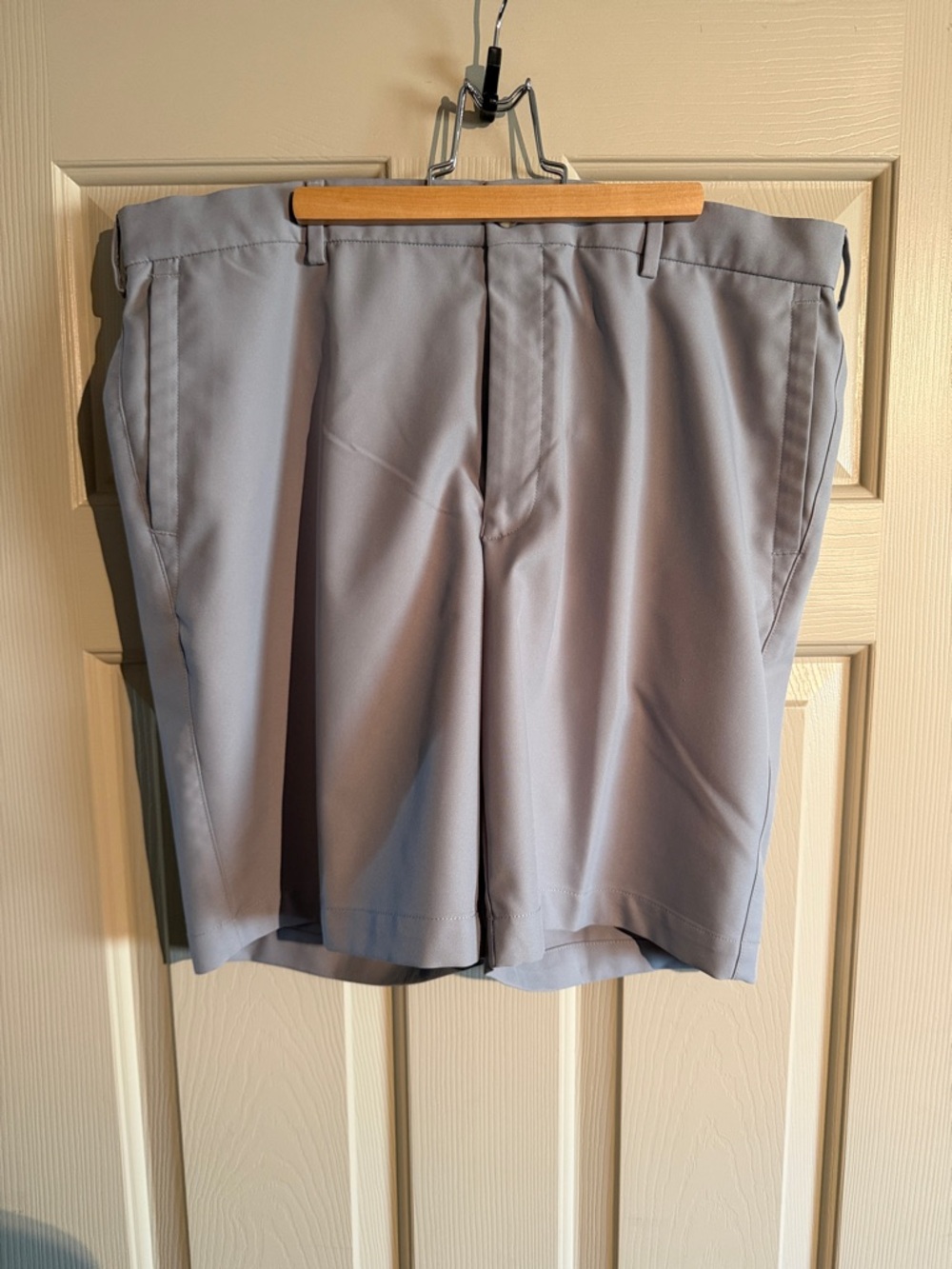 Peter Millar Men’s Light Gray Golf Shorts